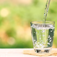 Ključna vloga pitja vode za ohranjanje optimalnega zdravja